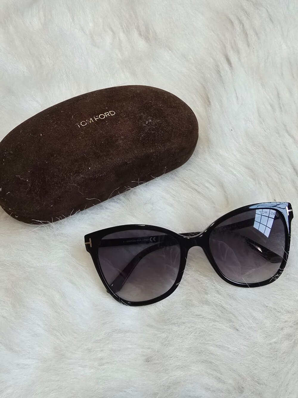 Tom Ford Ani TF844 Cat Eye Sunglasses Black